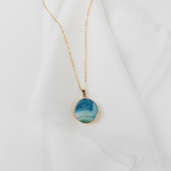 New Ambery Agate Round Necklace - Picture 3 of 8